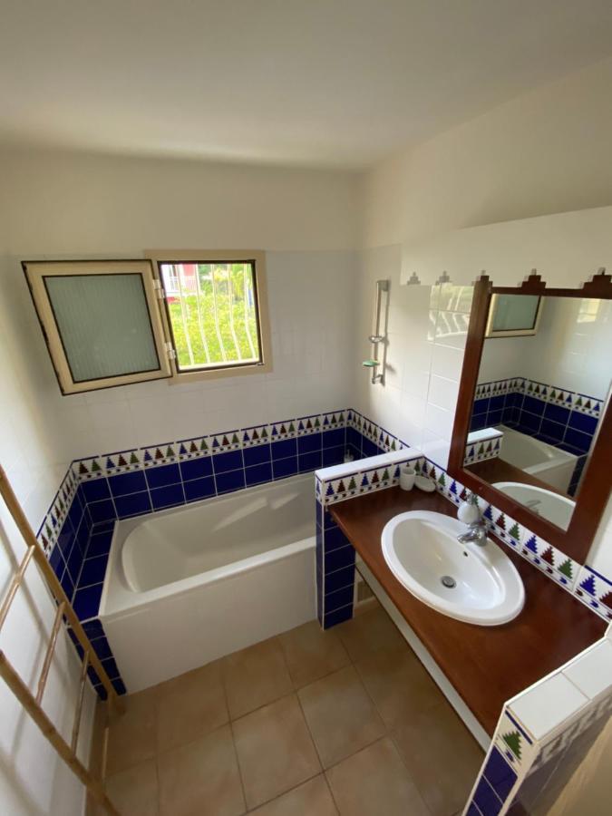 Maison Mitoyenne , Piscine,Citerne, Jardin, Parking, Plage Le Gosier  Exteriör bild
